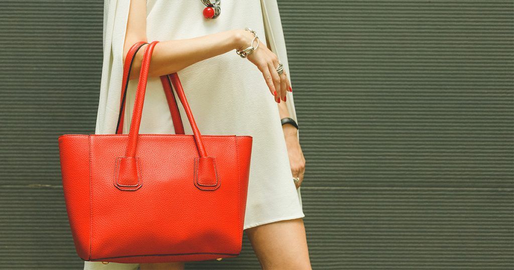 How to Pawn Luxury Handbags