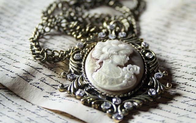 Estate Jewelry - Heirlooms - Vintage Jewelry - Antique Jewelry